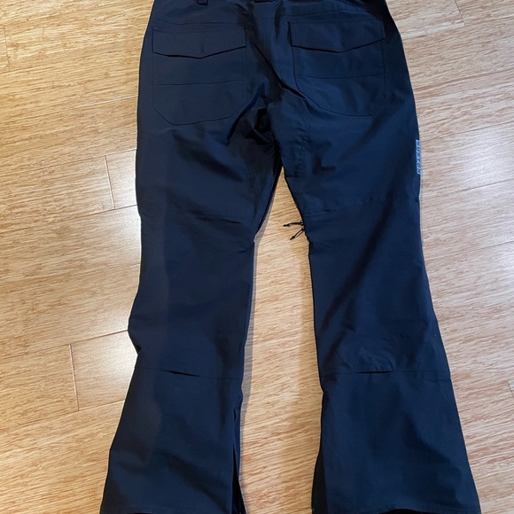 Burton snowboard pants XL - Picture 2 of 3